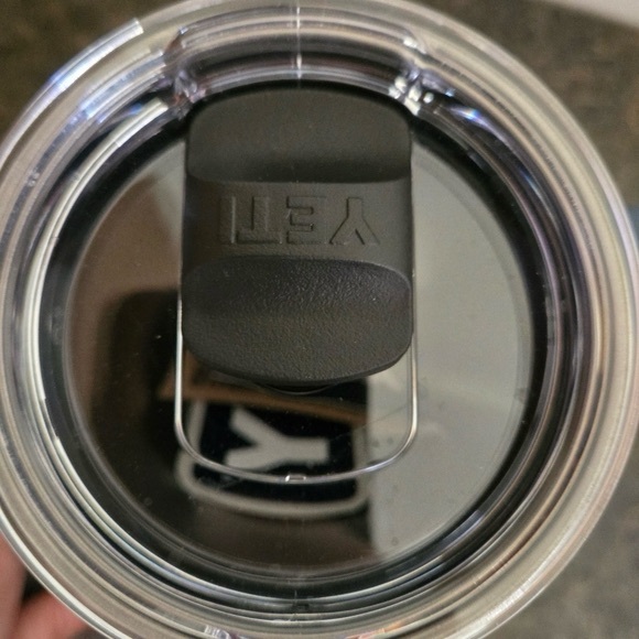 New YETI Navy Travel Mug Has A Company Name On Back - Picture 7 of 11